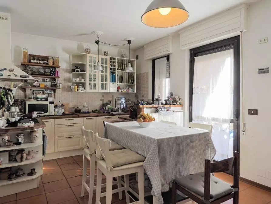 Immagine 11 di Porzione di casa in vendita  a Massa