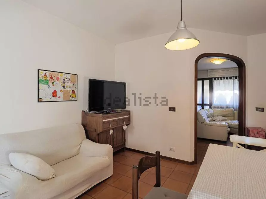 Immagine 9 di Porzione di casa in vendita  a Massa