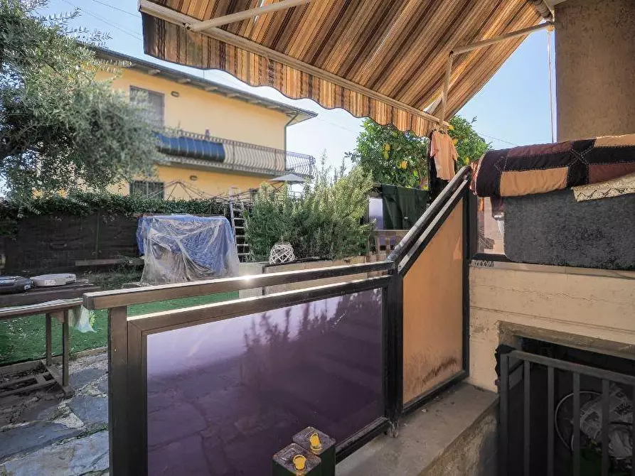 Immagine 26 di Porzione di casa in vendita  a Massa