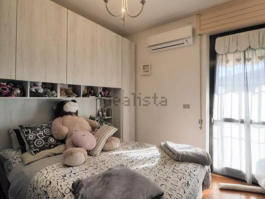 Immagine 13 di Porzione di casa in vendita  a Massa