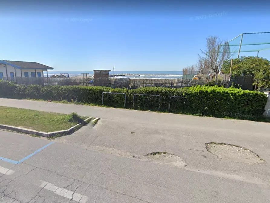 Immagine 2 di Appartamento in vendita  a Massa