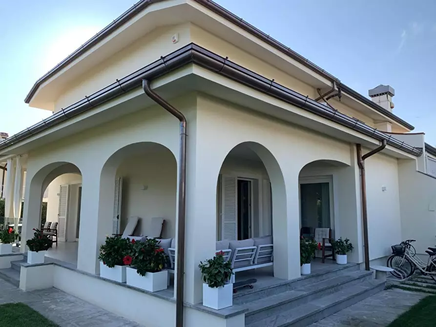 Immagine 41 di Casa bifamiliare in affitto  a Forte Dei Marmi