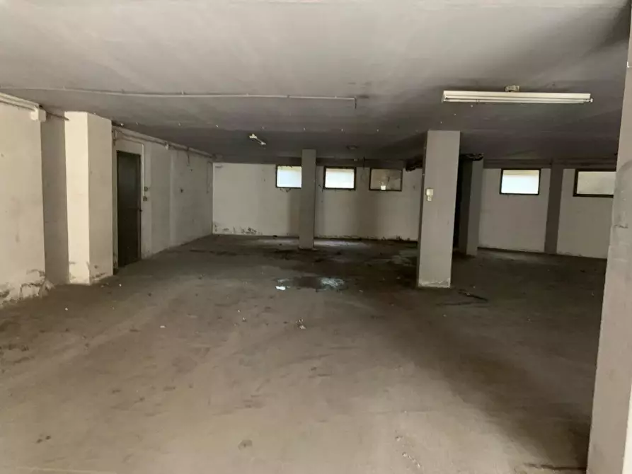 Immagine 3 di Garage in vendita  a Empoli
