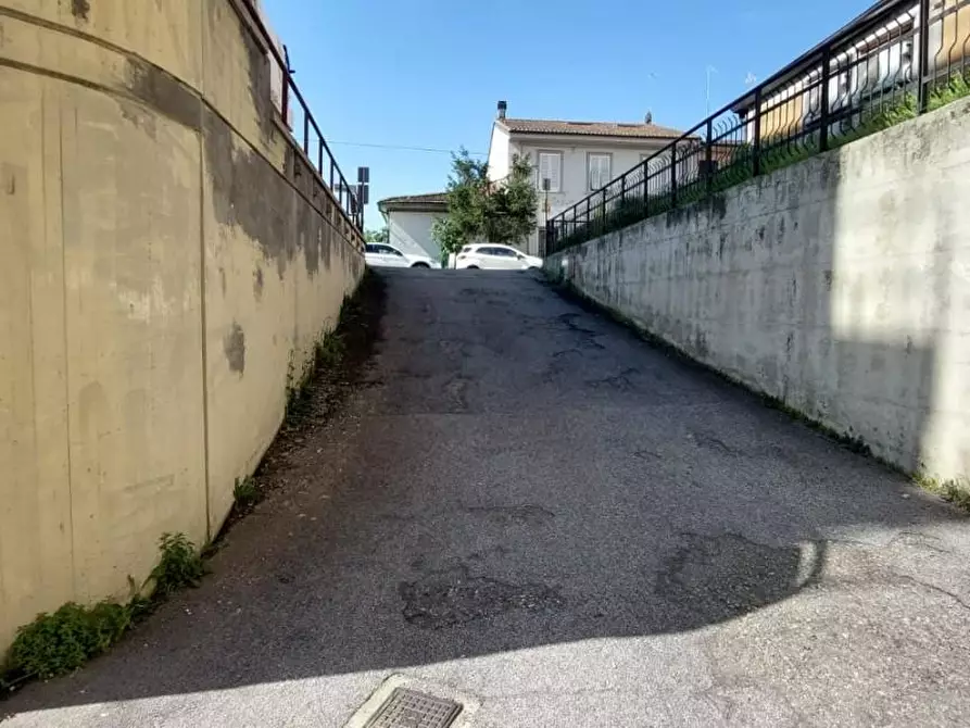 Immagine 5 di Garage in vendita  a Empoli