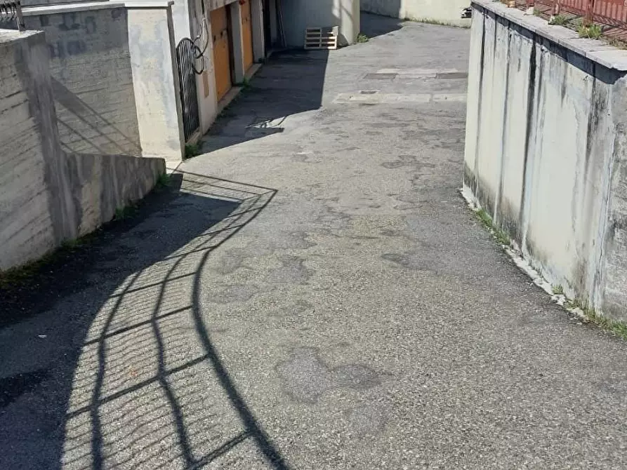 Immagine 8 di Garage in vendita  a Empoli