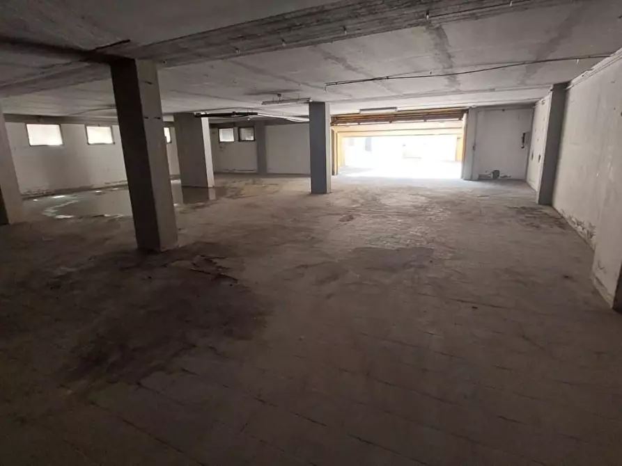 Immagine 6 di Garage in vendita  a Empoli
