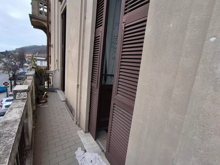 Immagine 4 di Appartamento in vendita  a Carrara