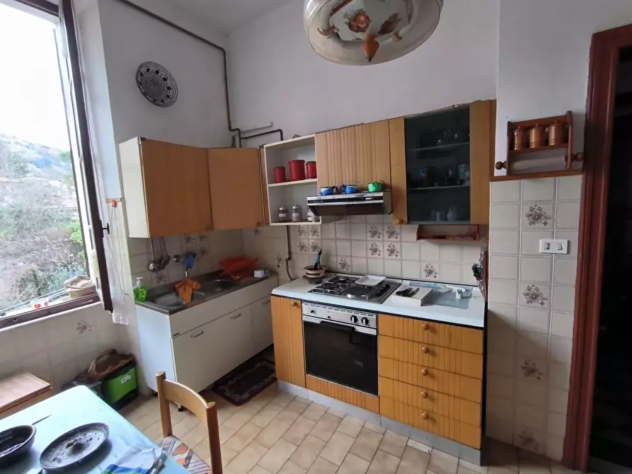 Immagine 10 di Appartamento in vendita  a Carrara