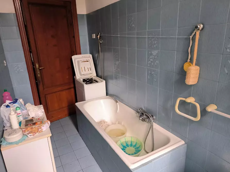 Immagine 13 di Appartamento in vendita  a Carrara