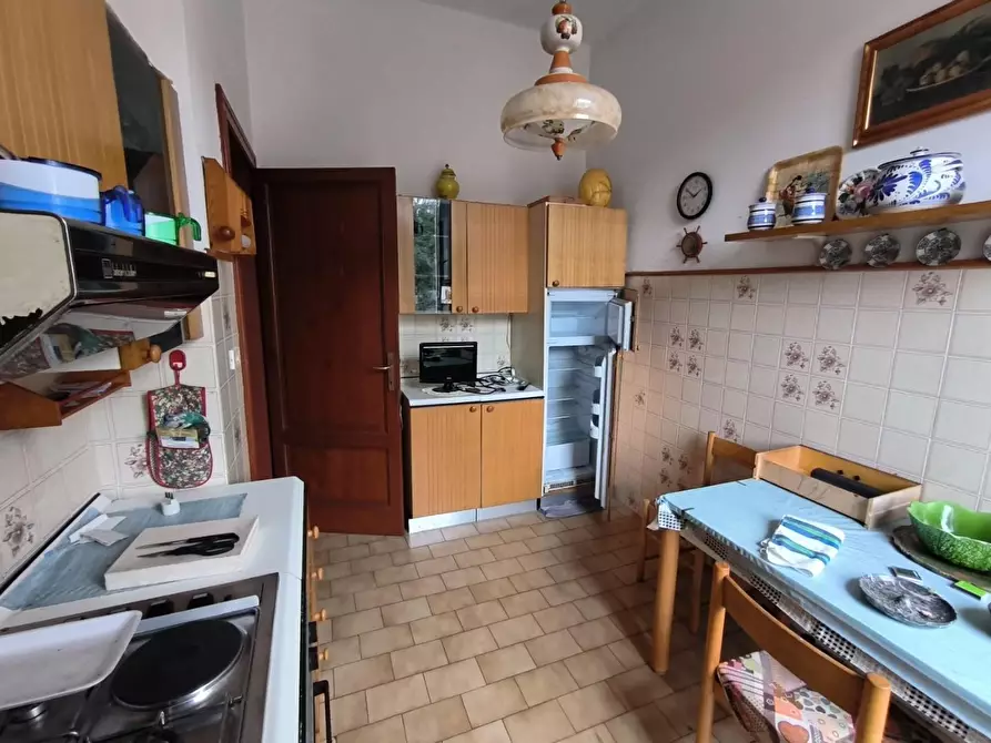 Immagine 11 di Appartamento in vendita  a Carrara