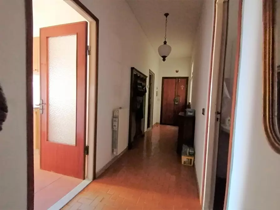 Immagine 5 di Appartamento in vendita  a Carrara