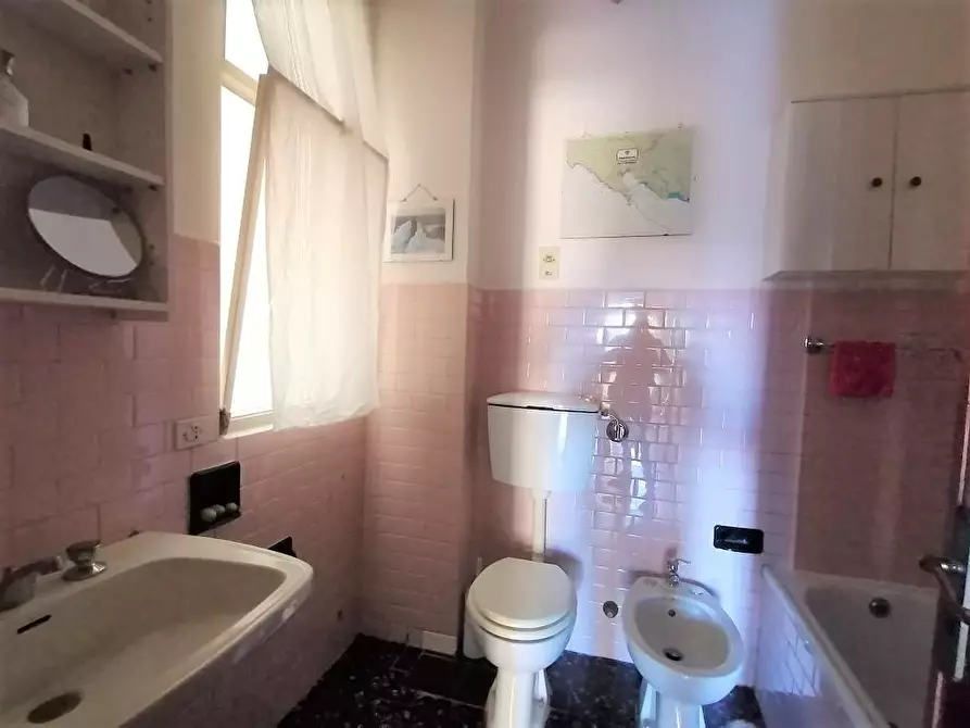 Immagine 7 di Appartamento in vendita  a Carrara