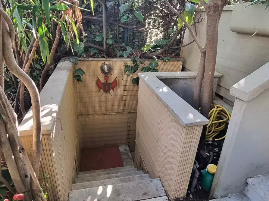 Immagine 35 di Villetta a schiera in vendita  a Massa