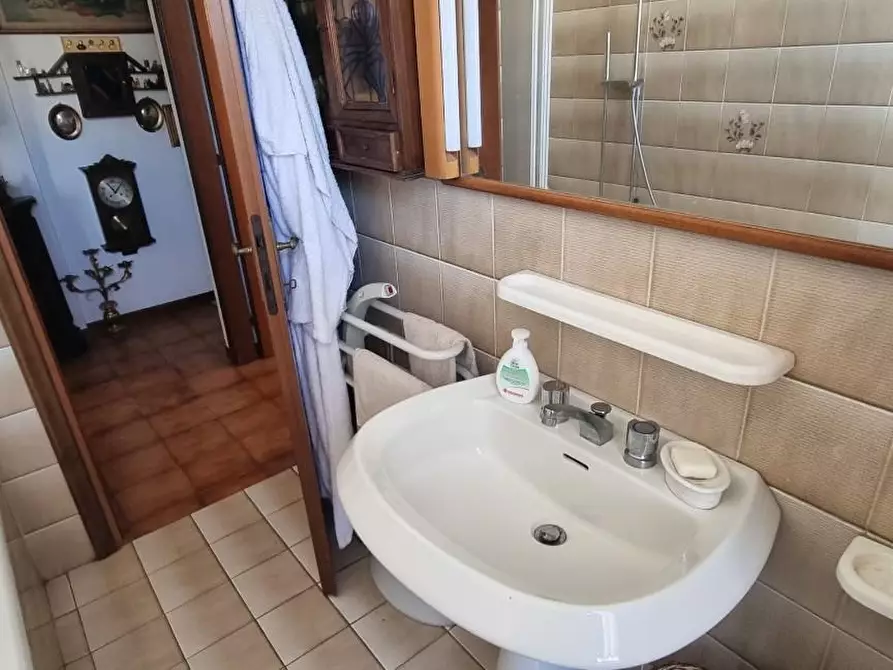 Immagine 19 di Villetta a schiera in vendita  a Massa