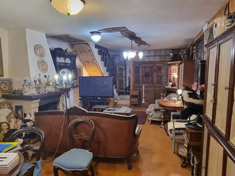 Immagine 2 di Villetta a schiera in vendita  a Massa