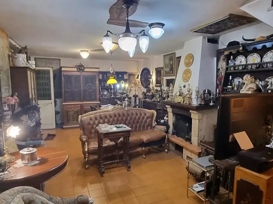 Immagine 5 di Villetta a schiera in vendita  a Massa