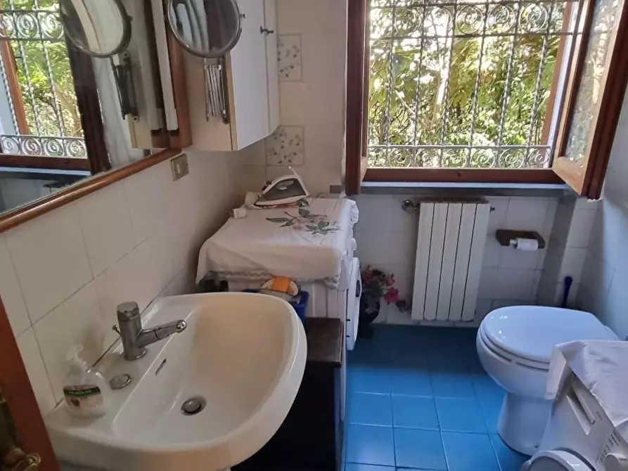 Immagine 27 di Villetta a schiera in vendita  a Massa