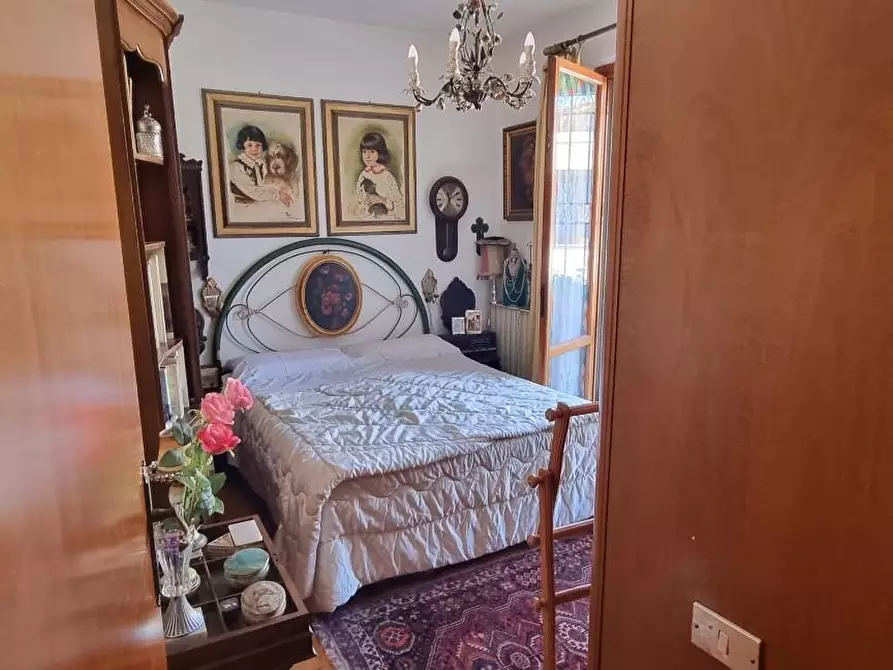 Immagine 16 di Villetta a schiera in vendita  a Massa