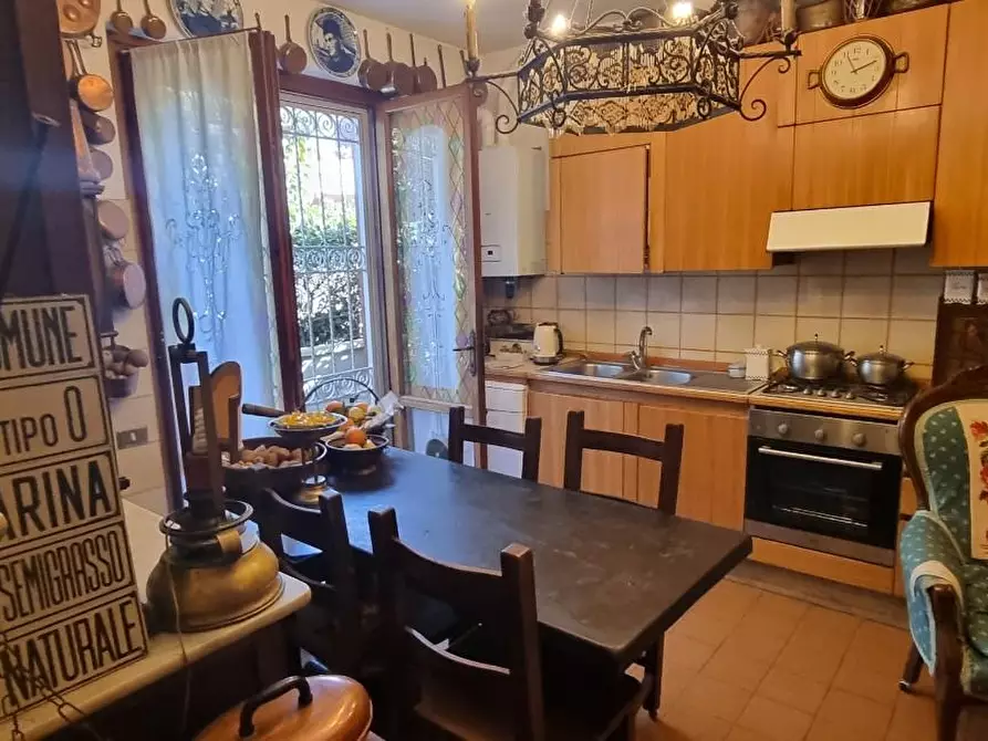 Immagine 9 di Villetta a schiera in vendita  a Massa