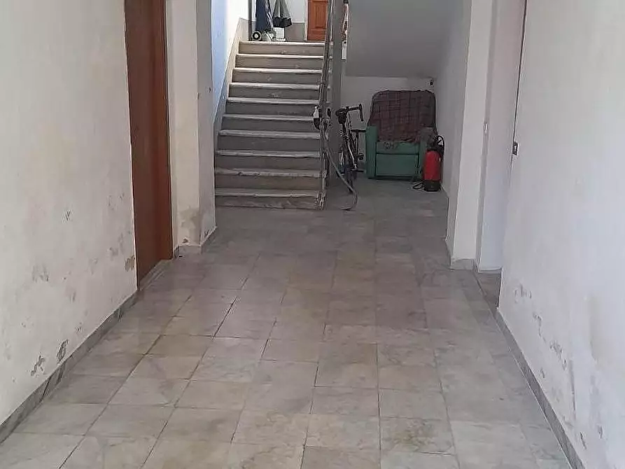 Immagine 2 di Appartamento in vendita  a Massa