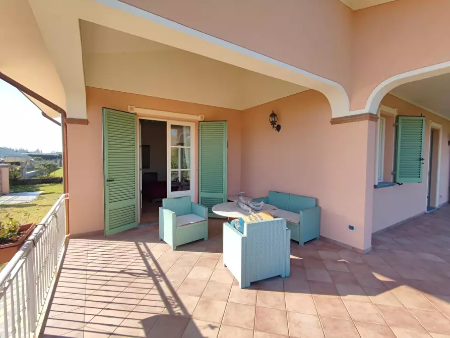 Immagine 24 di Villa in vendita  a Viareggio