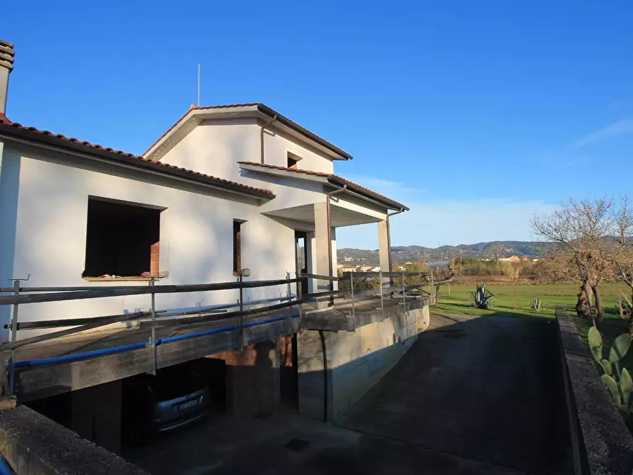 Immagine 6 di Villa in vendita  a Larciano