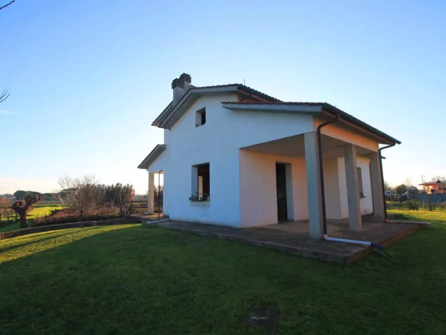 Immagine 8 di Villa in vendita  a Larciano