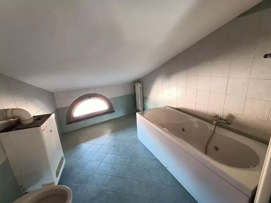 Immagine 15 di Appartamento in vendita  a Cascina