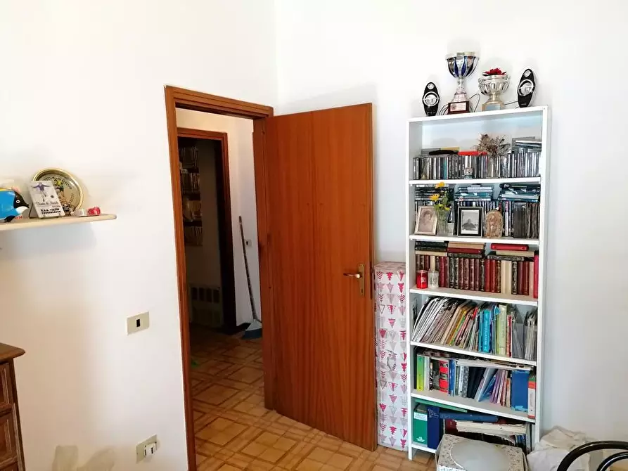 Immagine 15 di Appartamento in vendita  a Carrara