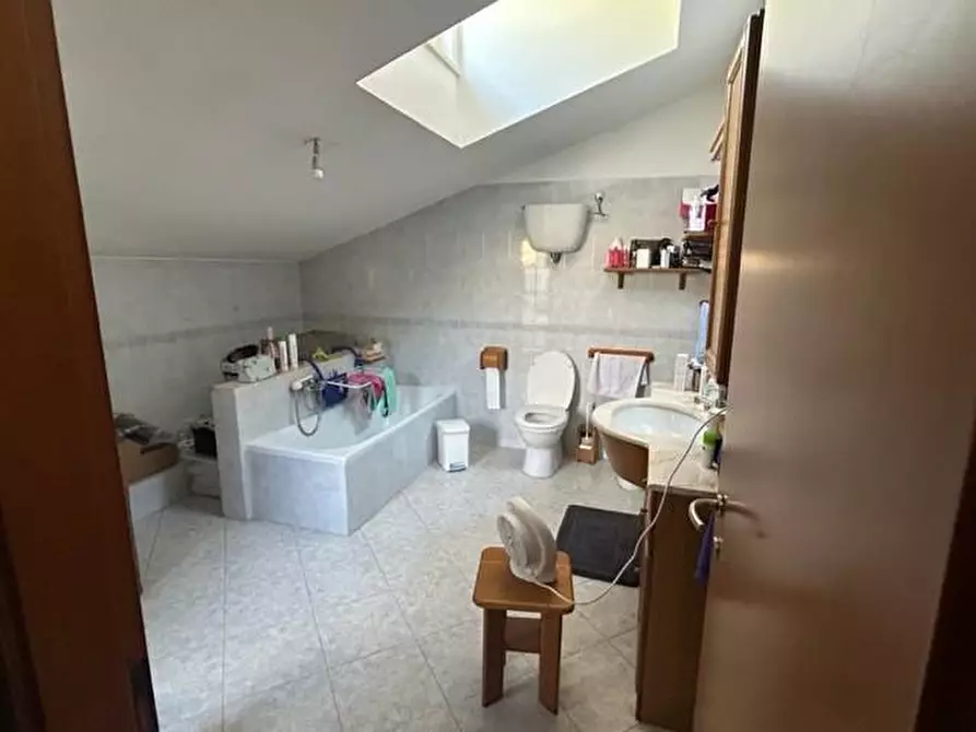 Immagine 7 di Appartamento in vendita  a Siena