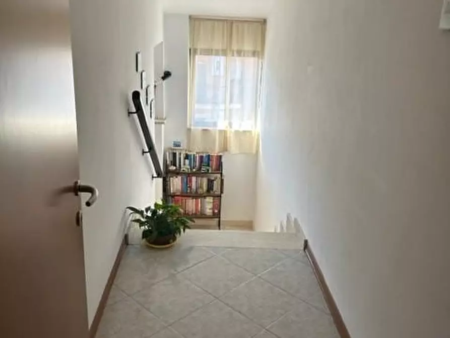 Immagine 10 di Appartamento in vendita  a Siena