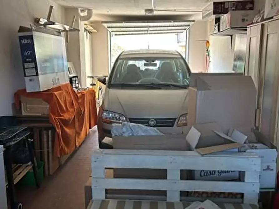 Immagine 13 di Appartamento in vendita  a Siena