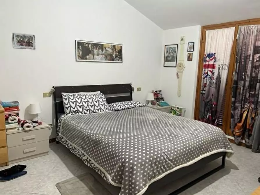 Immagine 5 di Appartamento in vendita  a Siena