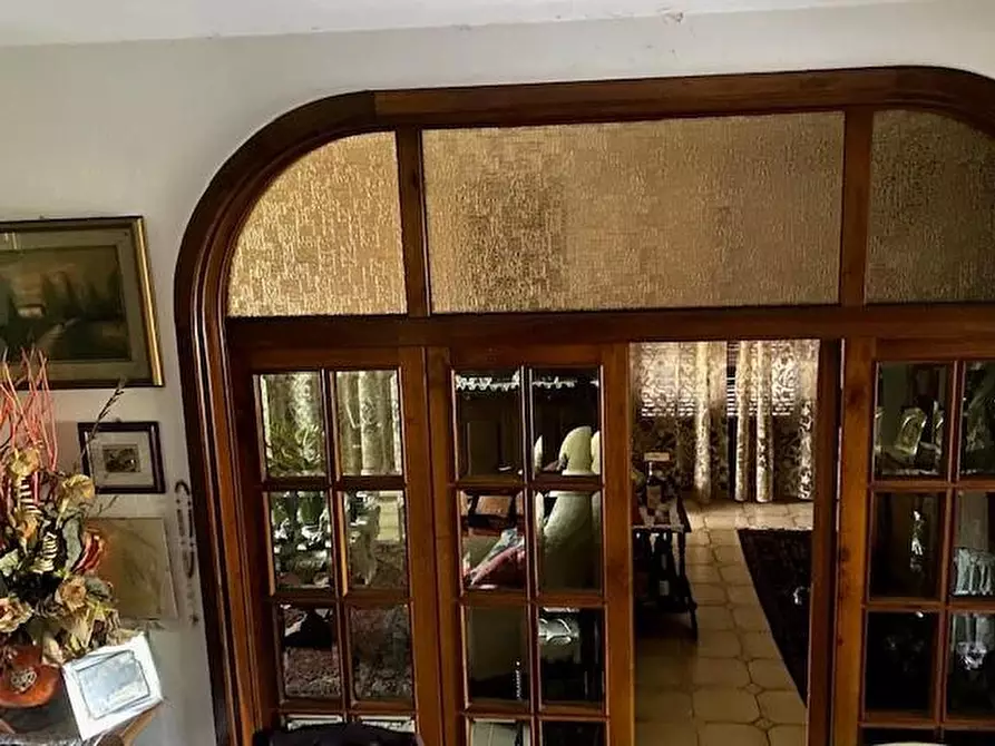 Immagine 30 di Villa in vendita  a Massa