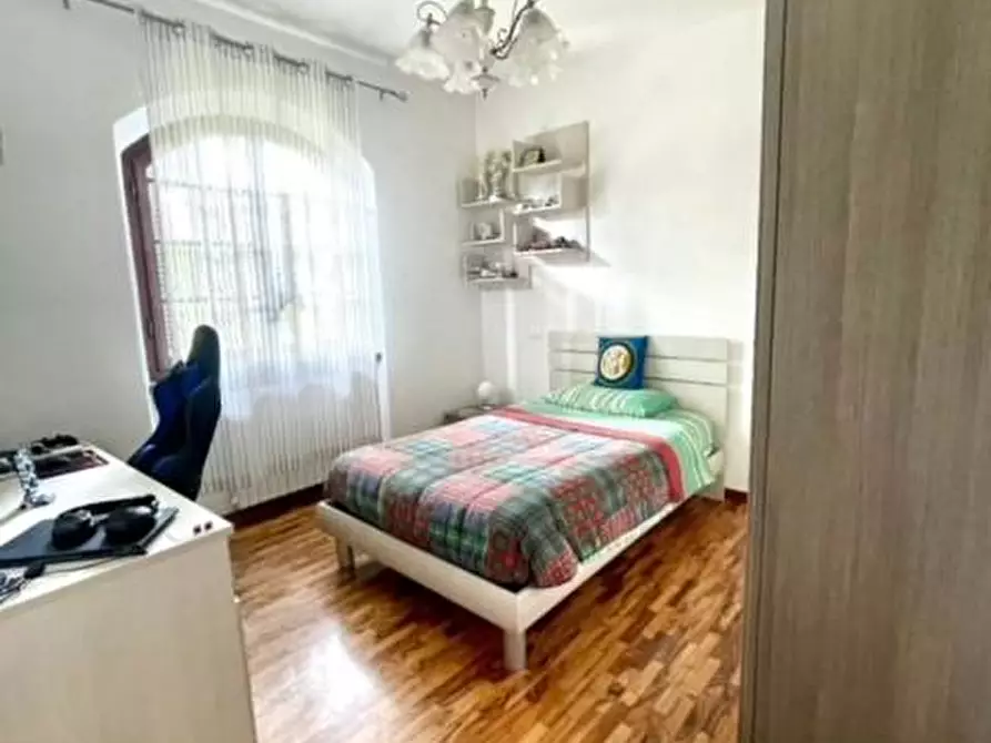 Immagine 29 di Villa in vendita  a Massa