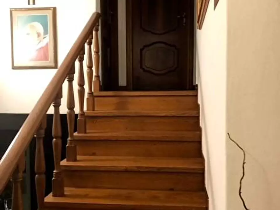 Immagine 18 di Villa in vendita  a Massa