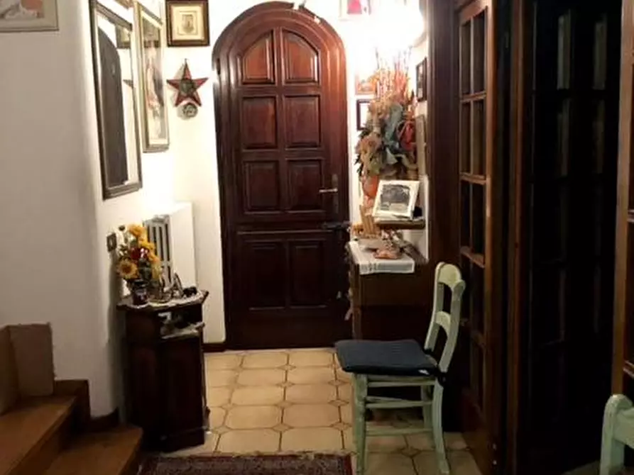 Immagine 14 di Villa in vendita  a Massa