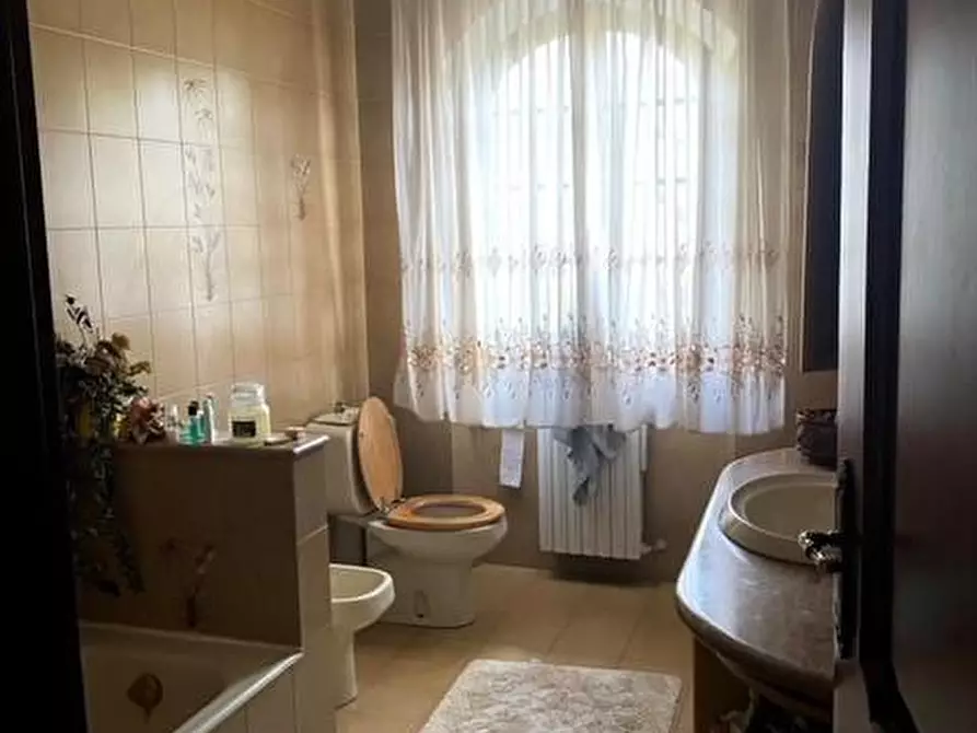 Immagine 28 di Villa in vendita  a Massa