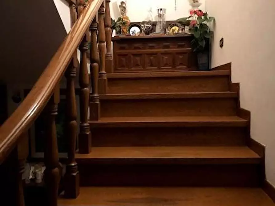 Immagine 16 di Villa in vendita  a Massa