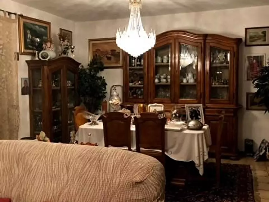 Immagine 22 di Villa in vendita  a Massa