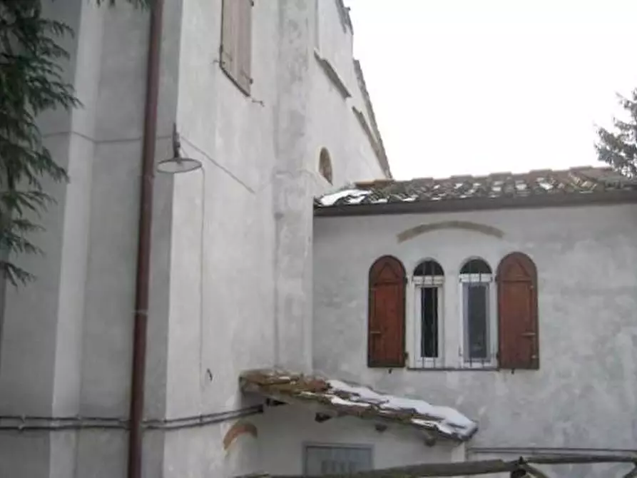 Immagine 2 di Rustico / casale in vendita  a Calci