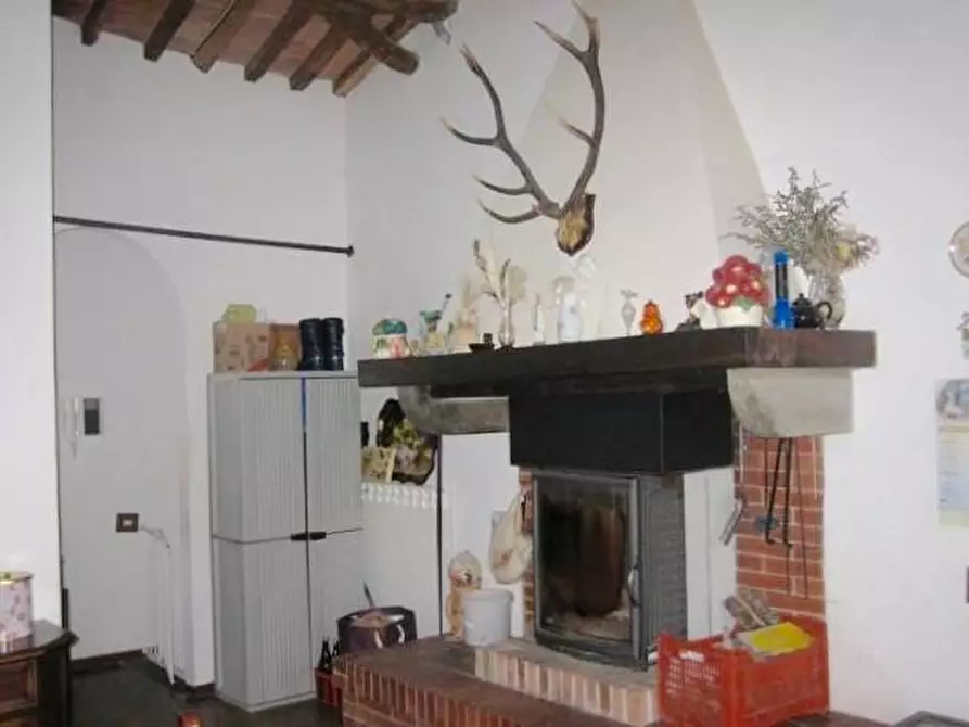 Immagine 17 di Rustico / casale in vendita  a Calci