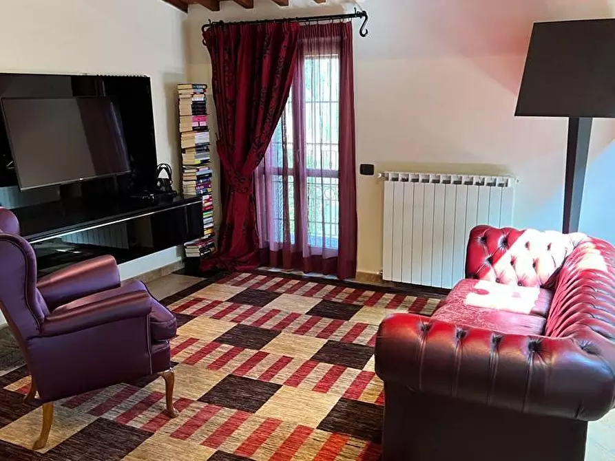 Immagine 2 di Porzione di casa in vendita  a Carmignano