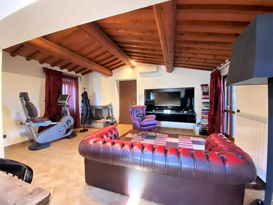 Immagine 3 di Porzione di casa in vendita  a Carmignano