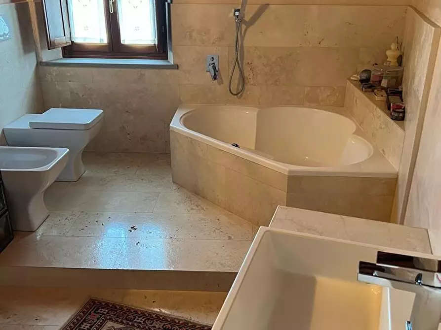 Immagine 7 di Porzione di casa in vendita  a Carmignano