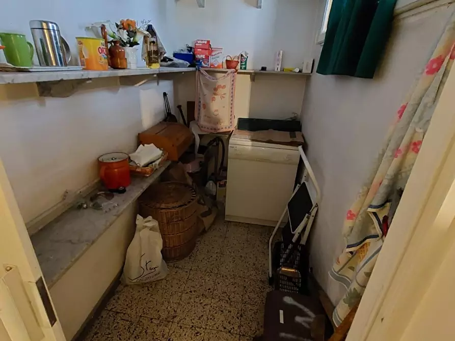 Immagine 21 di Appartamento in vendita  a Pontedera