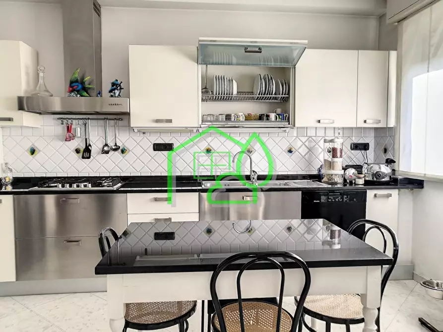 Immagine 5 di Casa semindipendente in vendita  a Viareggio