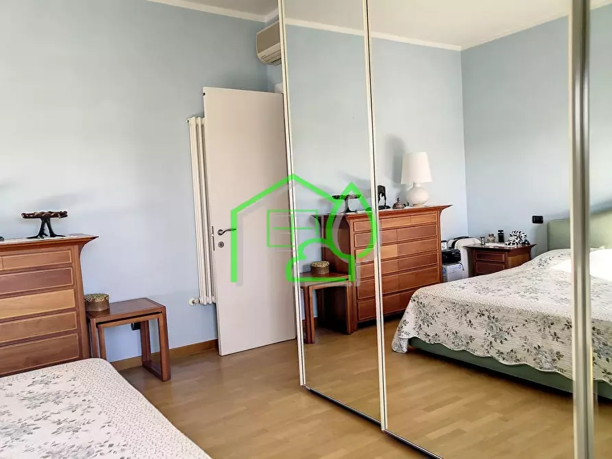 Immagine 11 di Casa semindipendente in vendita  a Viareggio