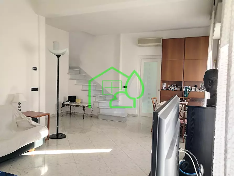 Immagine 3 di Casa semindipendente in vendita  a Viareggio