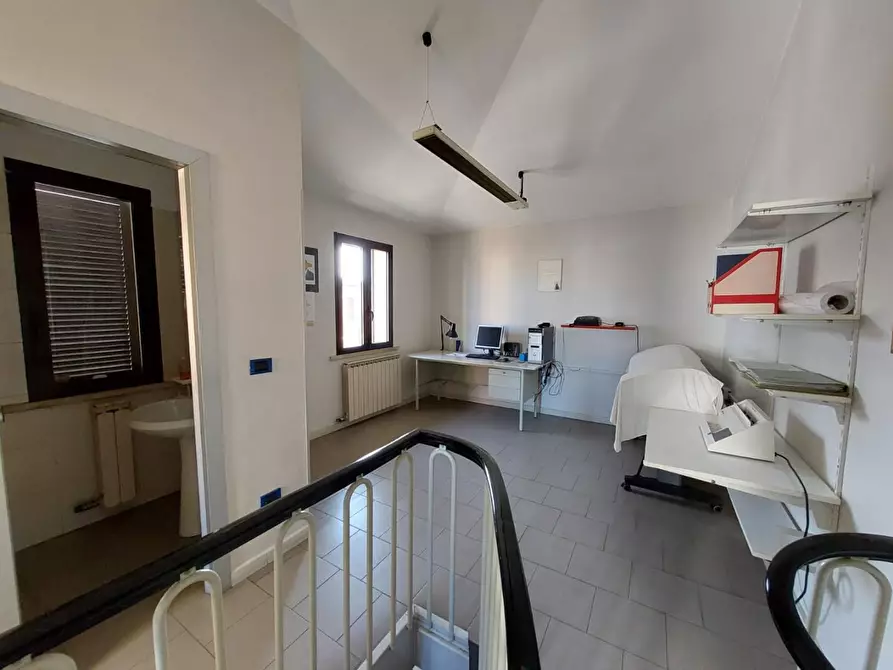 Immagine 11 di Appartamento in vendita  a Montopoli In Val D'arno